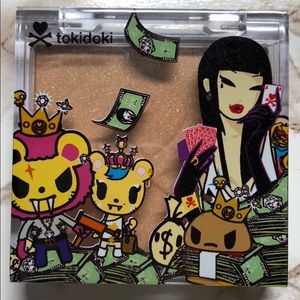 tokidoki bronzer in Royal Pride